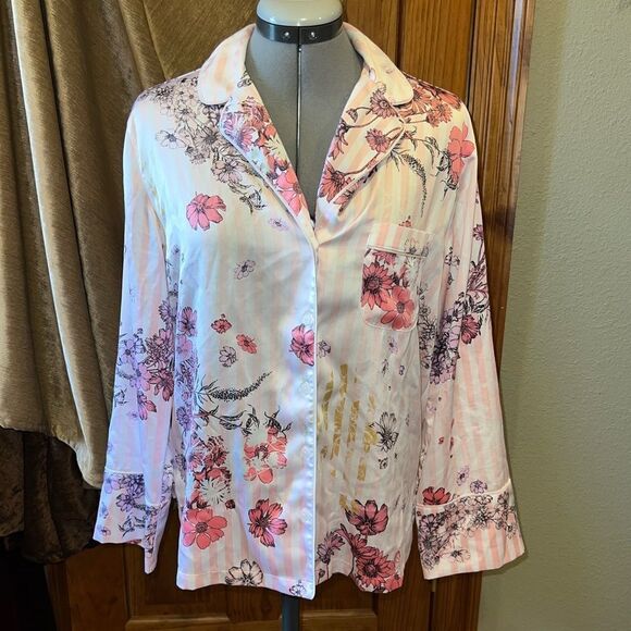 Victoria’s Secret button down pj top - Picture 1 of 4